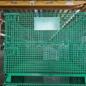 Sự khác biệt bề mặt giữa lồng thép mạ kẽm sáng bóng và lồng thép sơn tĩnh điện màu xanh dương.