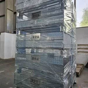 Cấu tạo chi tiết của lồng lưới thép công nghiệp với các vách lưới có thể gập xuống mặt đáy thông qua hệ thống bản lề và chốt khóa an toàn.