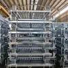 Bảng mô phỏng kích thước của pallet lưới thép khi sử dụng và khi được gập sát xuống mặt đáy.