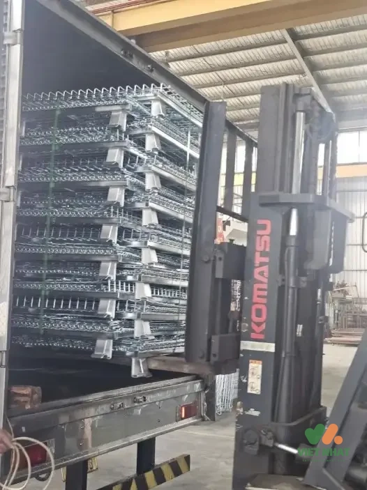 Tổng hợp bảng giá tham khảo các dòng lồng sắt công nghiệp, lồng xếp chồng và phụ kiện đi kèm năm 2026.