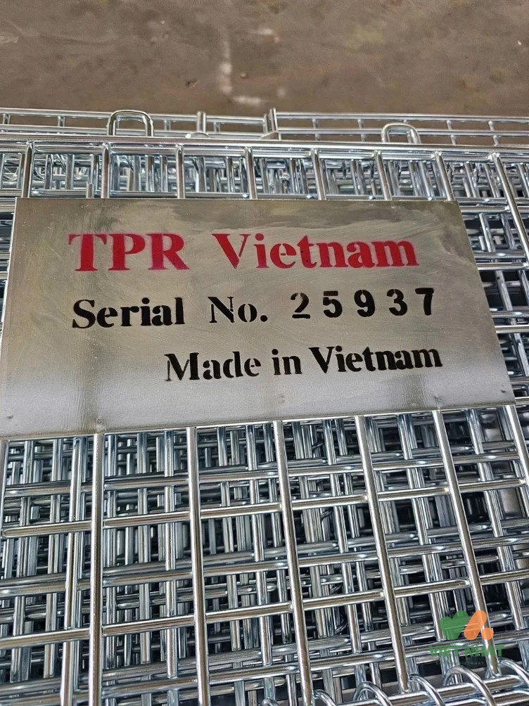 Bản vẽ mô phỏng cấu tạo chi tiết của lồng sắt có nắp đậy gồm khung thép, lưới thép hàn và nắp đậy có chốt khóa.