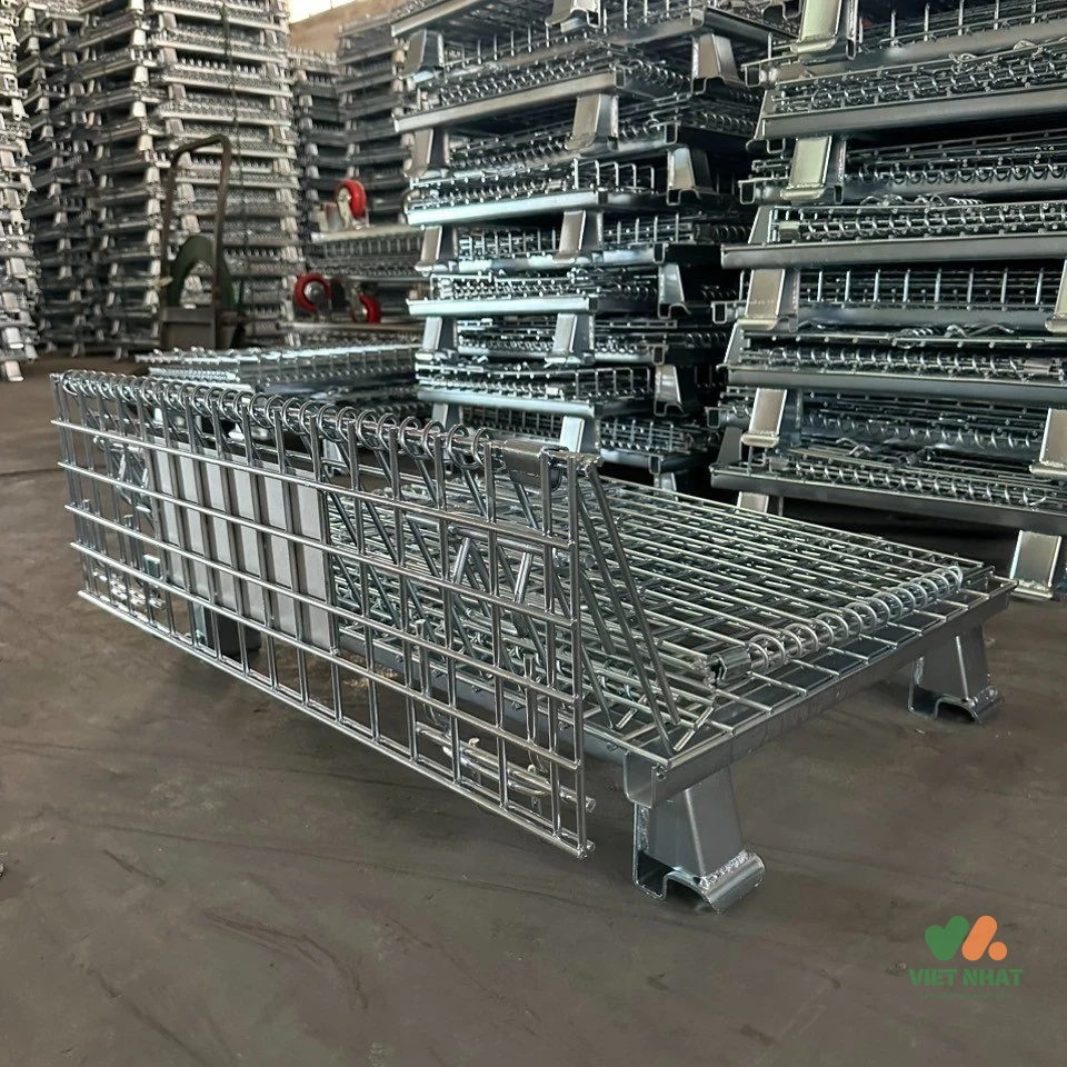 Các loại pallet lưới xếp chồng, gấp gọn và có bánh xe di chuyển trong nhà máy